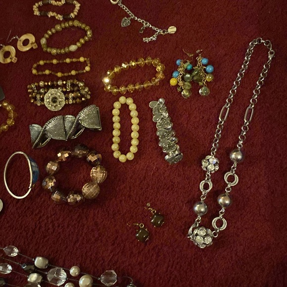 Bundle of jelwery - Picture 3 of 6